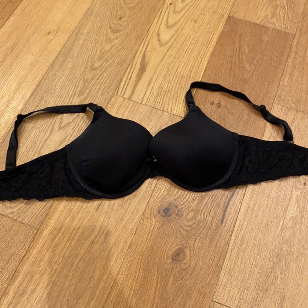 Motherhood maternity full coverage underwire and nursing bra size 34DD
